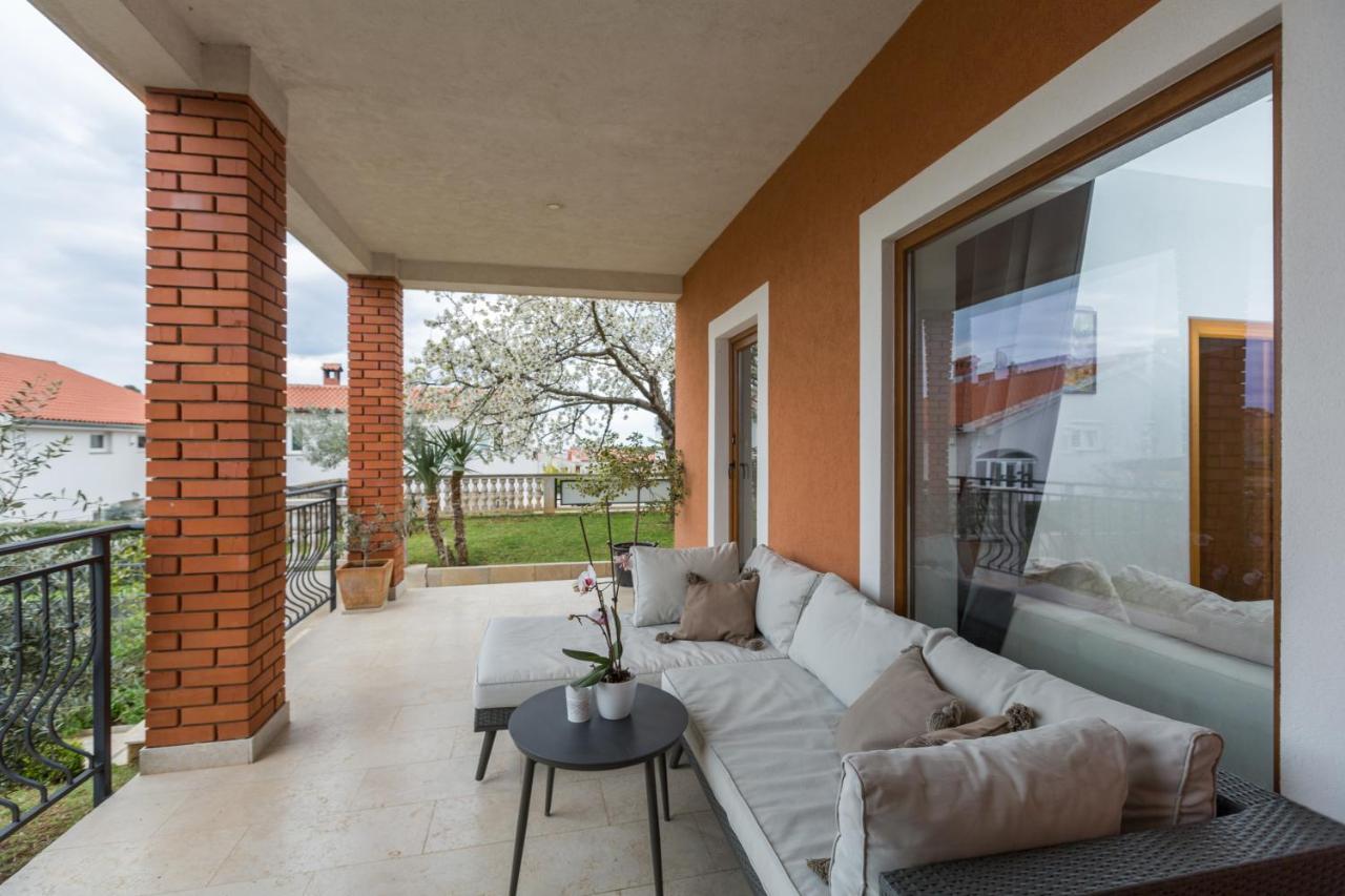 Apartments Zomzi Porec Bagian luar foto