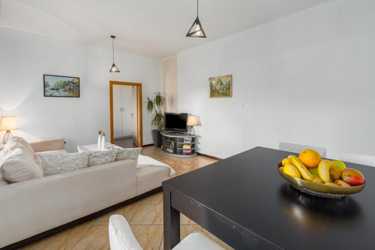Apartments Zomzi Porec Bagian luar foto