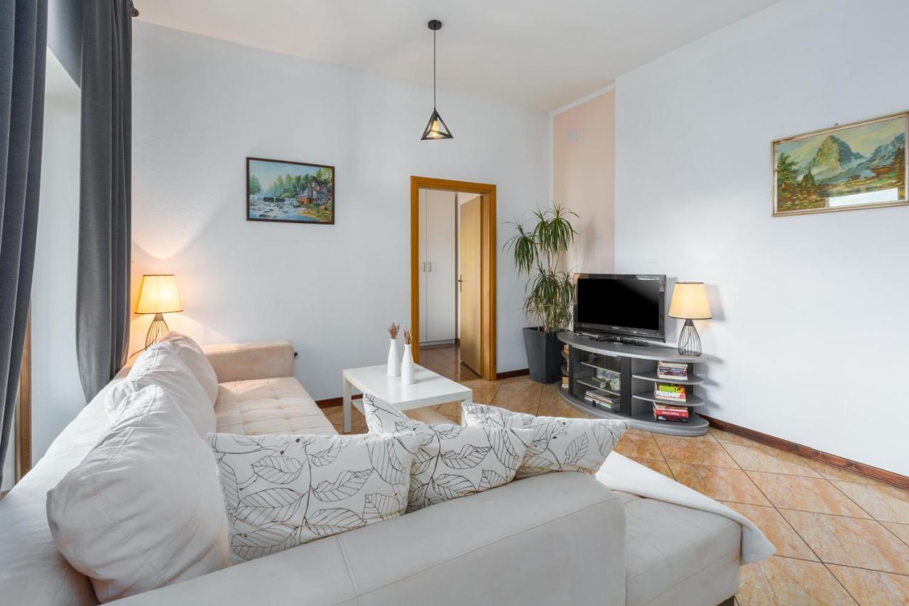 Apartments Zomzi Porec Bagian luar foto