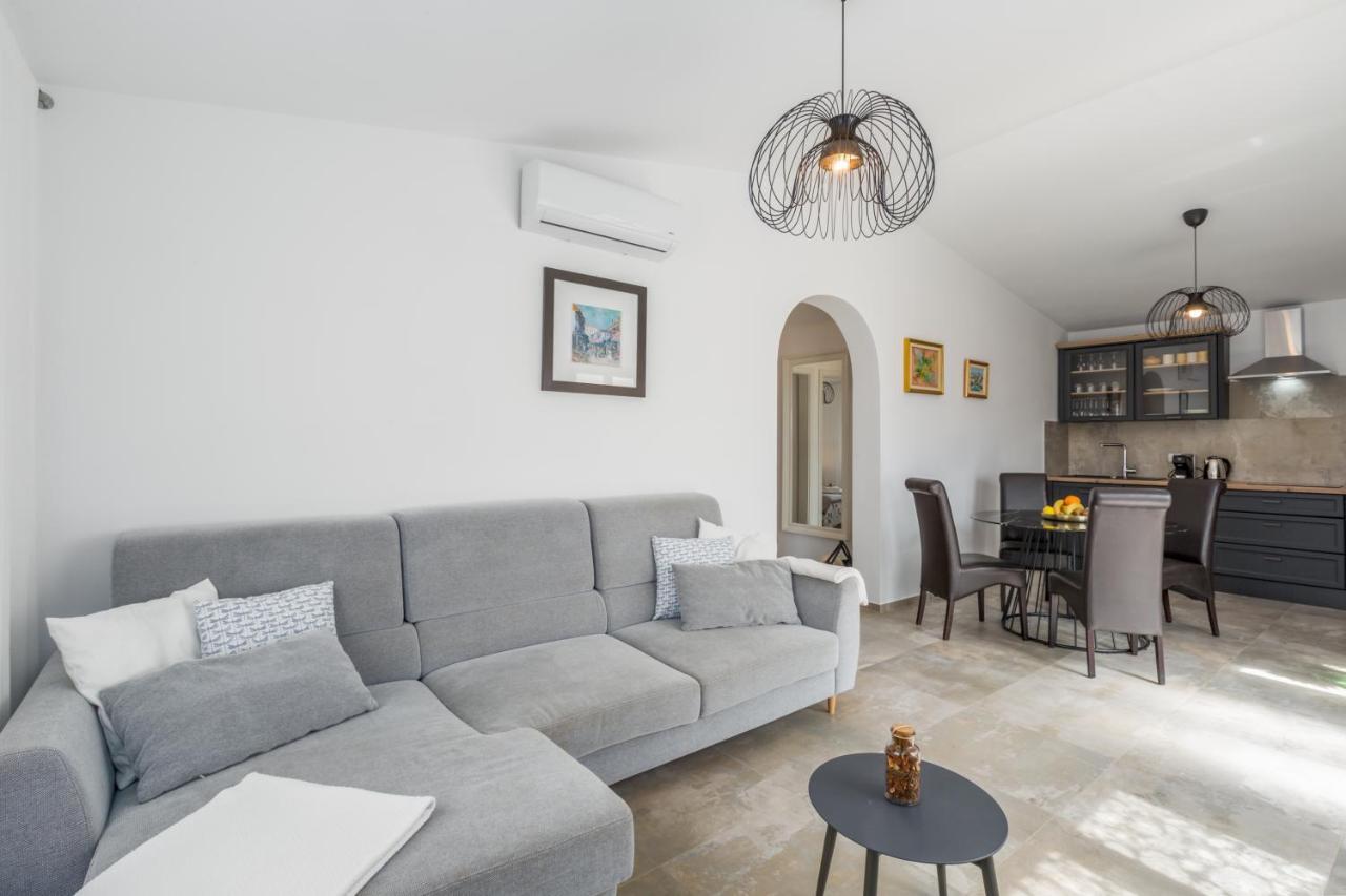 Apartments Zomzi Porec Bagian luar foto