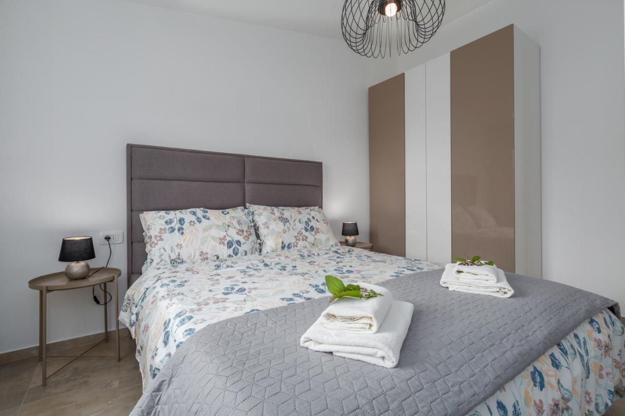 Apartments Zomzi Porec Bagian luar foto