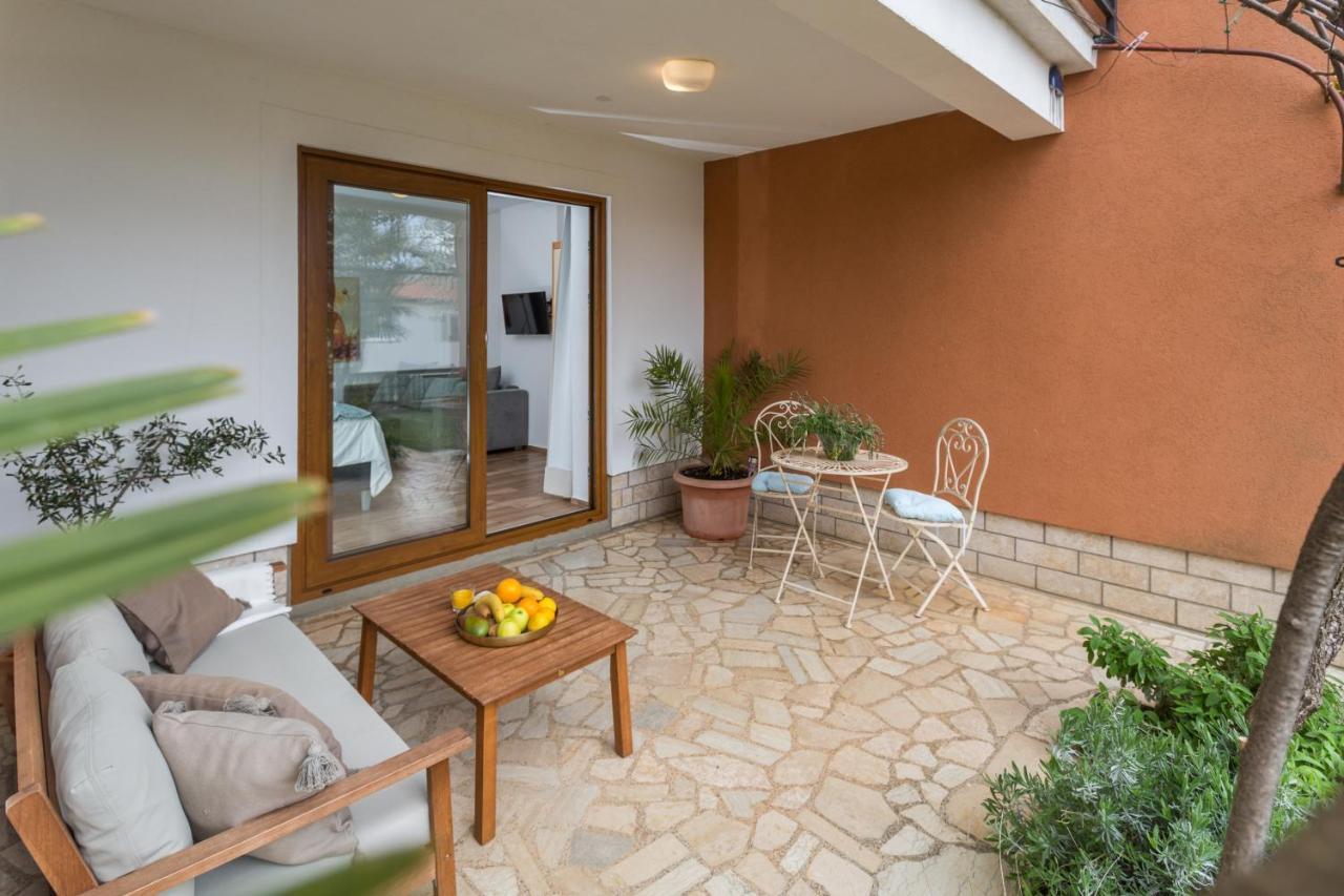 Apartments Zomzi Porec Bagian luar foto