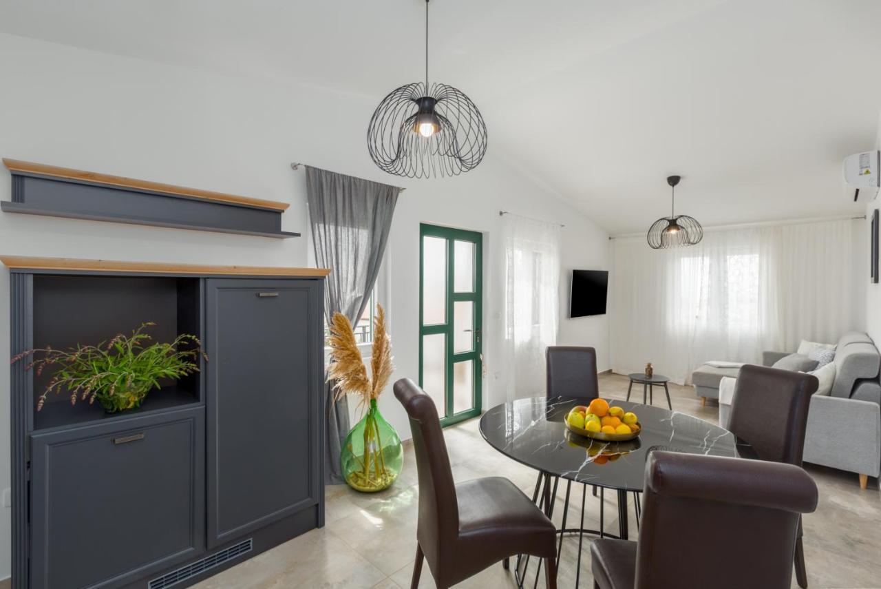 Apartments Zomzi Porec Bagian luar foto