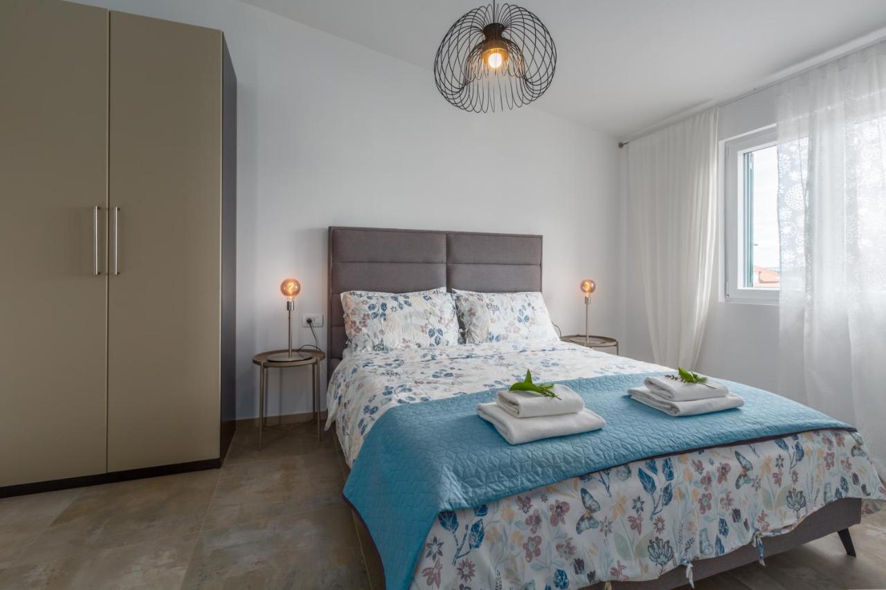 Apartments Zomzi Porec Bagian luar foto