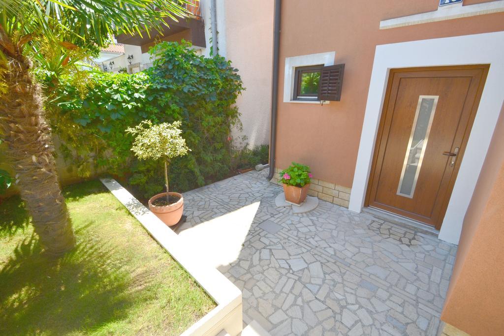 Apartments Zomzi Porec Bagian luar foto